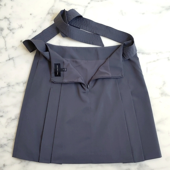 NWOT. The Limited Rayon Spandex Grey Pleated Skirt with full lining and belt. - Picture 4 of 6